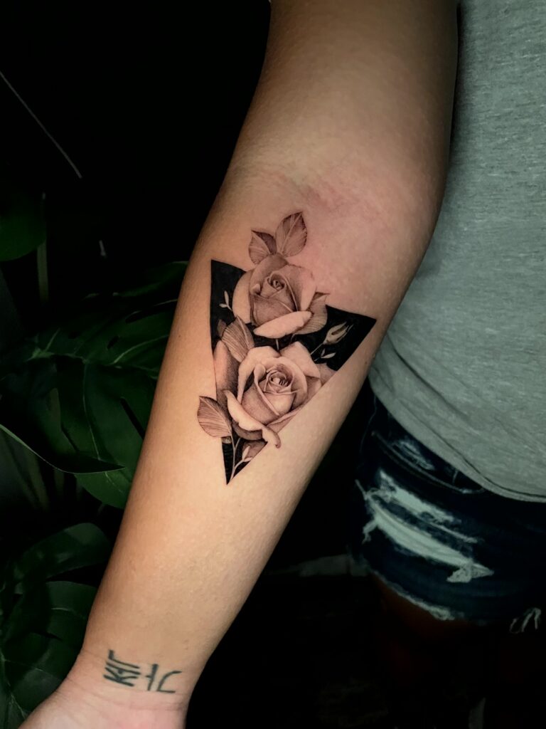 Allyssa-Bollmann- Flower -Tattoos Allyssa-Bollmann- Flower -Tattoos