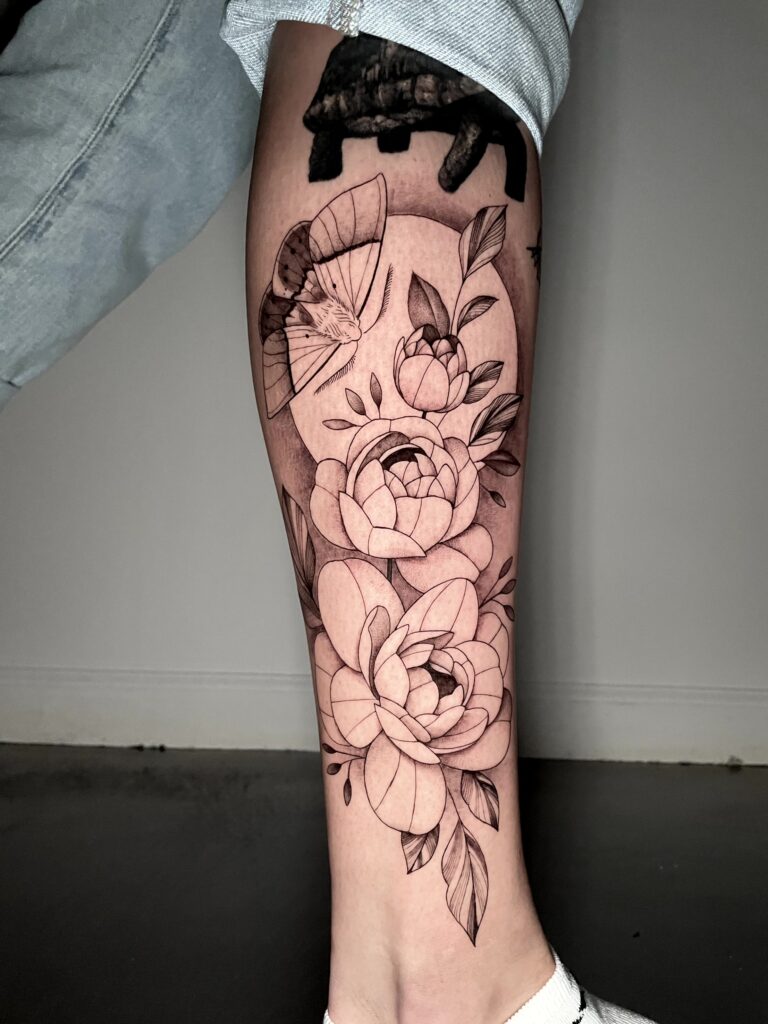 Allyssa-Bollmann- Flowers-Tattoos Allyssa-Bollmann- Flowers-Tattoos