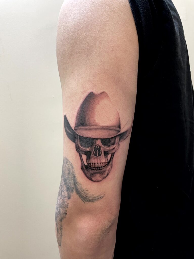 Allyssa-Bollmann- Skull -Tattoos Allyssa-Bollmann- Skull -Tattoos